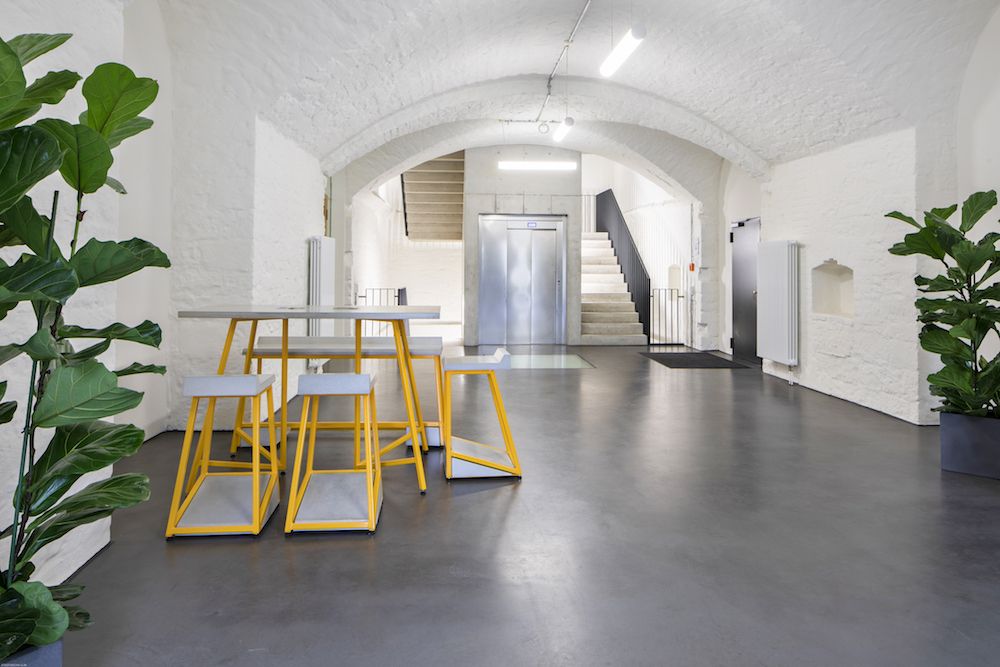 Produktinformationen "Hochbank / Stehbank, Metallgestell, „3EK high“"